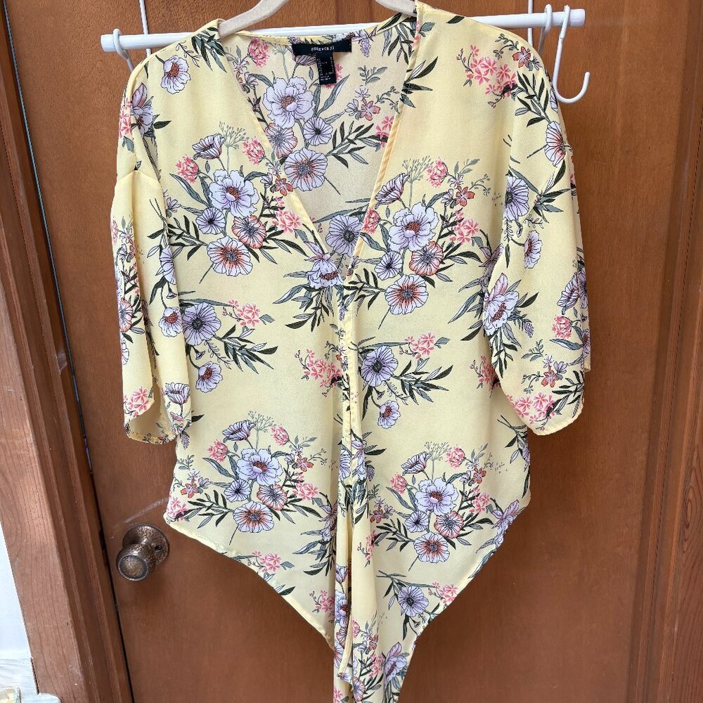 Forever 21 Yellow Floral Tie Front Blouse Small V Neck Boho Summer